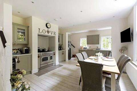 4 bedroom detached house for sale, Rasehill Close, Rickmansworth, WD3