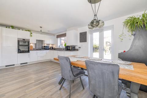 4 bedroom semi-detached house for sale, Siegfried Close, Sellindge, Ashford, Kent, TN25