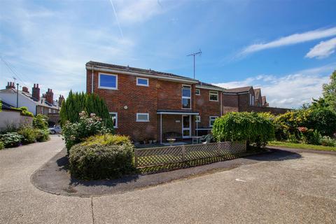 1 bed flat/apartment for rent in Denison Court, Chichester