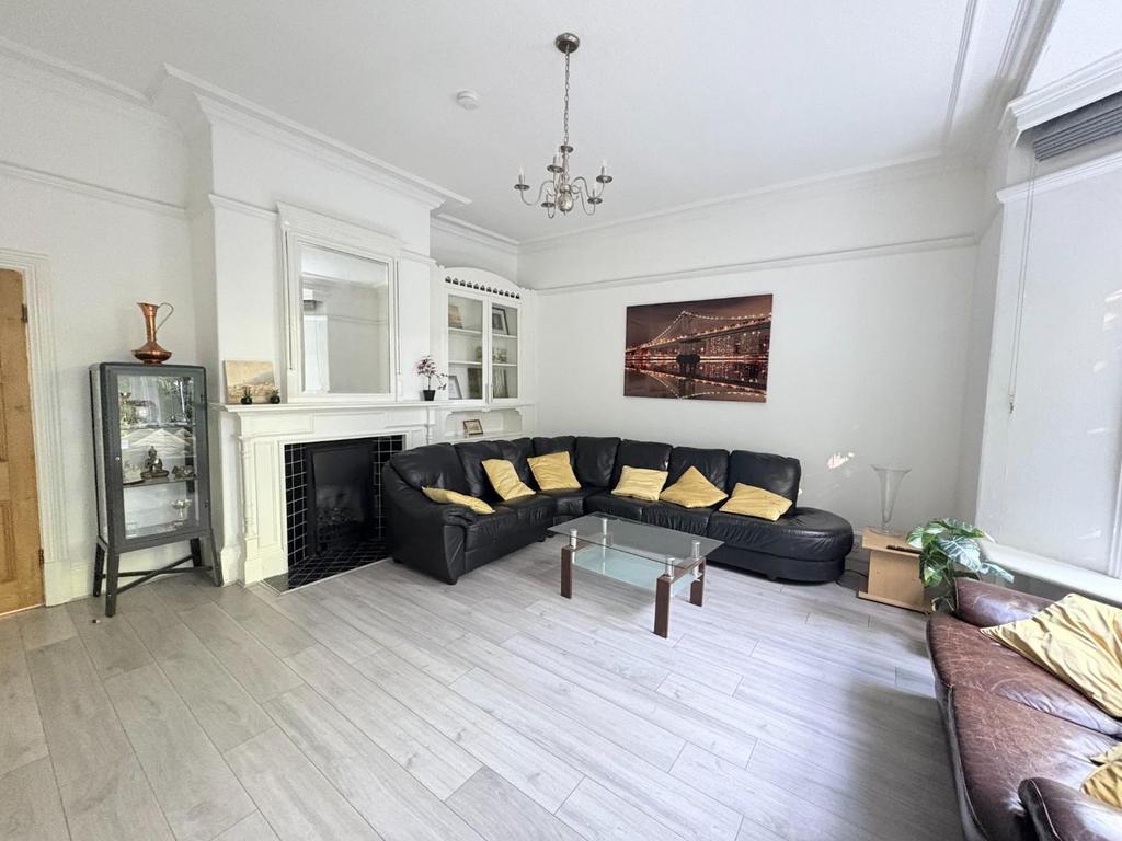 Apartment in Sheffield, Endcliffe, Greystones - View 3