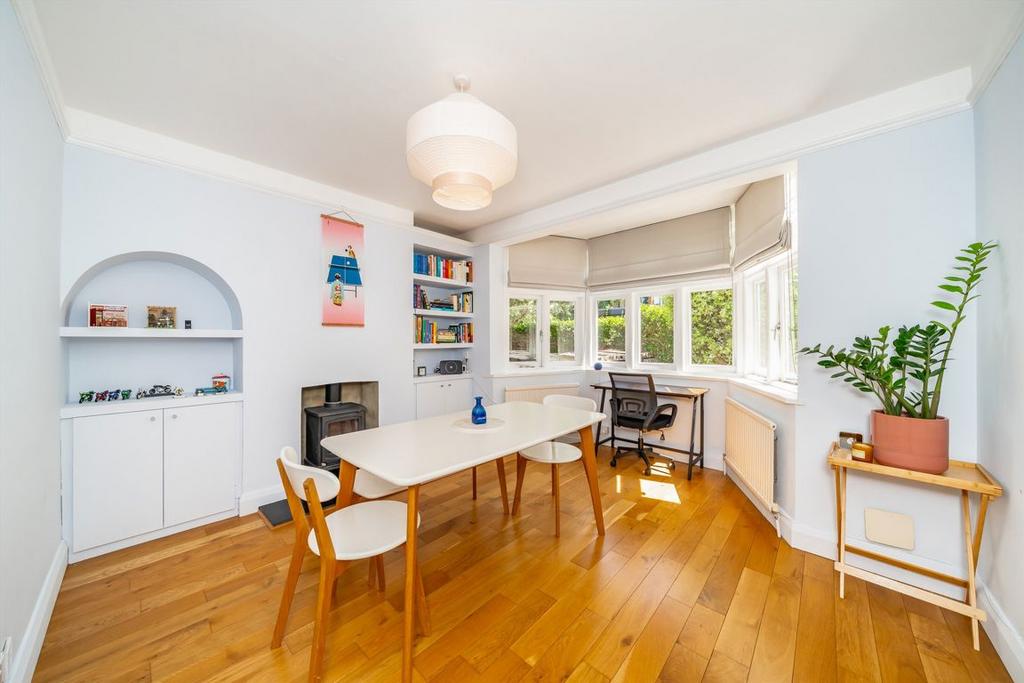 Dining room, fireplace