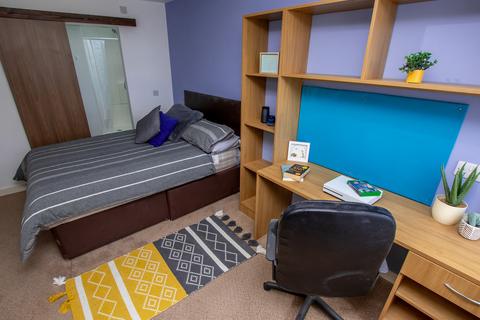 5 bedroom apartment to rent, Flat D The Clubhouse