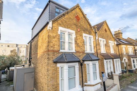 Studio to rent, Gilmore Road, London, SE13