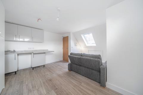 Studio to rent, Gilmore Road, London, SE13