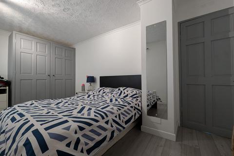 2 bedroom terraced house for sale, Chippenham Walk, Swindon SN2
