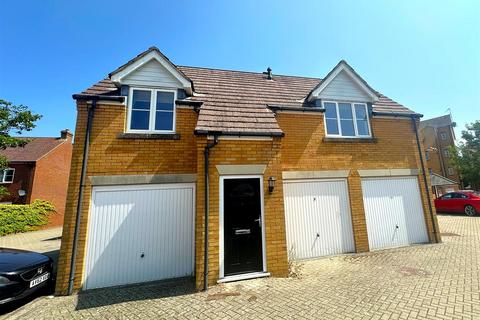 2 bed flat/apartment for rent in Barley Mow View, Ashford TN23