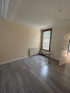 2 bedroom terraced house to rent, Dore Avenue, E12