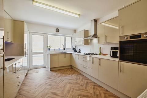 2 bedroom detached bungalow for sale, Vine Road, Skegness