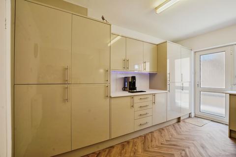 2 bedroom detached bungalow for sale, Vine Road, Skegness
