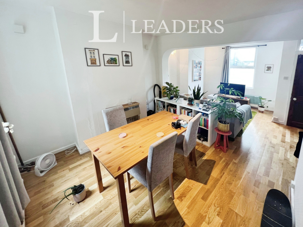 Newmarket Road, Cambridge, CB5 - View 3