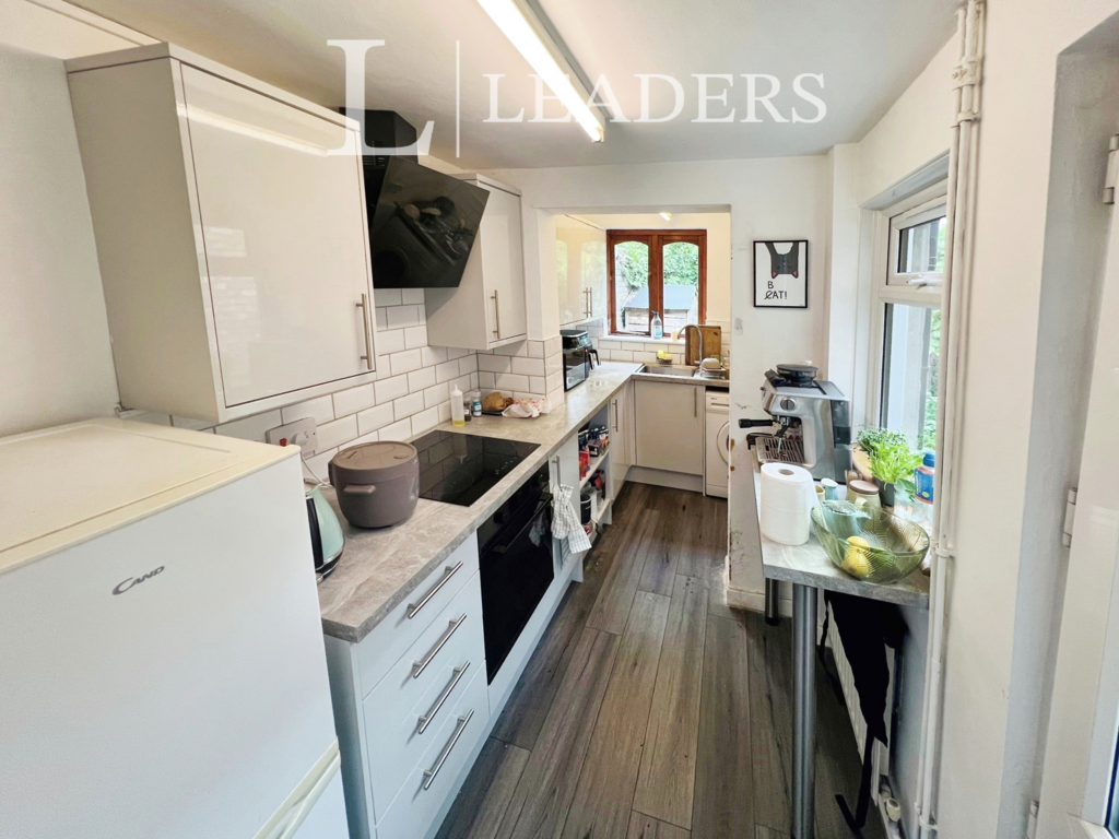 Newmarket Road, Cambridge, CB5 - View 4