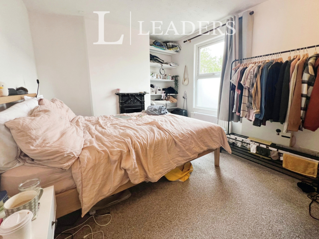 Newmarket Road, Cambridge, CB5 - More