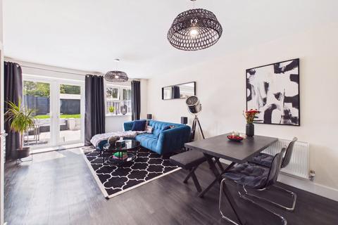 3 bedroom terraced house for sale, Reading Road, Farnborough, Hampshire, GU14