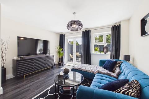 3 bedroom terraced house for sale, Reading Road, Farnborough, Hampshire, GU14