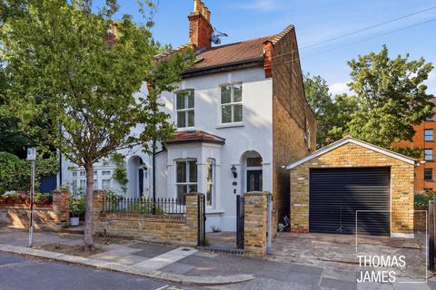 Shirley Road, Enfield, EN2