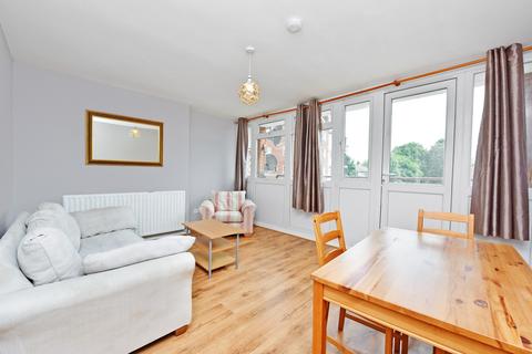 4 bedroom maisonette to rent, London SE17