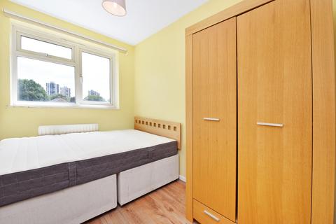4 bedroom maisonette to rent, London SE17