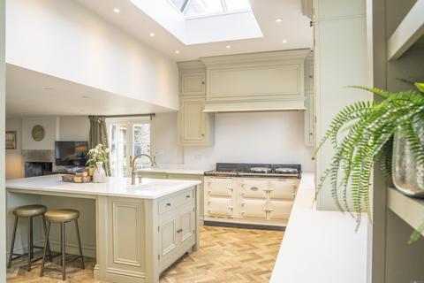 7 bedroom country house for sale, Beetham, Beetham, LA7