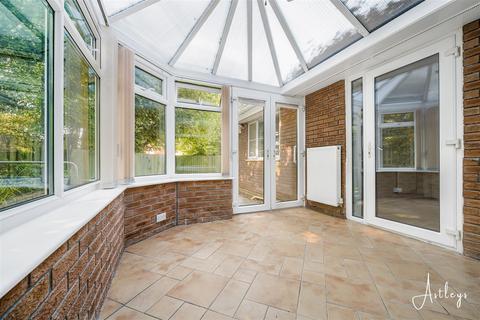 3 bedroom detached bungalow for sale, Maes-Y-Celyn, Three Crosses, Swansea