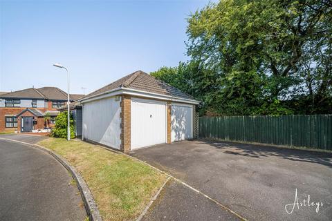 3 bedroom detached bungalow for sale, Maes-Y-Celyn, Three Crosses, Swansea