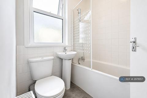 1 bedroom flat to rent, Lea Bridge Road, London, E10