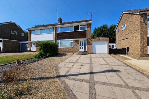 3 bedroom property to rent, Lancaster Road, Kettering, NN14