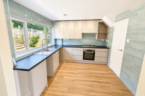 3 bedroom property to rent, Lancaster Road, Kettering, NN14