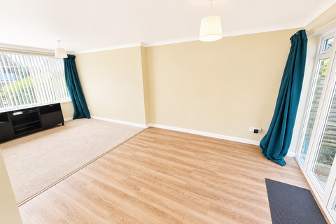 3 bedroom property to rent, Lancaster Road, Kettering, NN14
