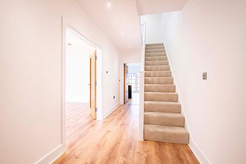 4 bedroom detached house for sale, Roebuck Gardens, Wollaton, NG8