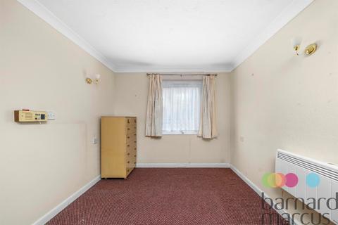 undefined, Friern Park, London
