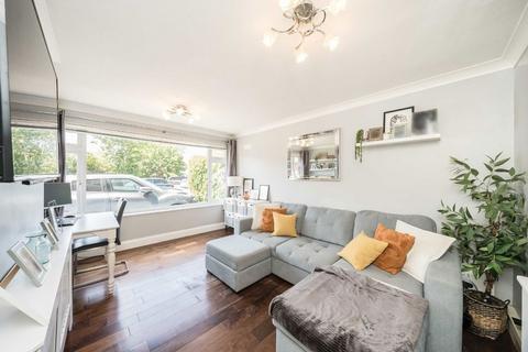 2 bedroom maisonette for sale, Cedar Way, Sunbury-On-Thames TW16