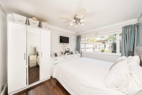 2 bedroom maisonette for sale, Cedar Way, Sunbury-On-Thames TW16