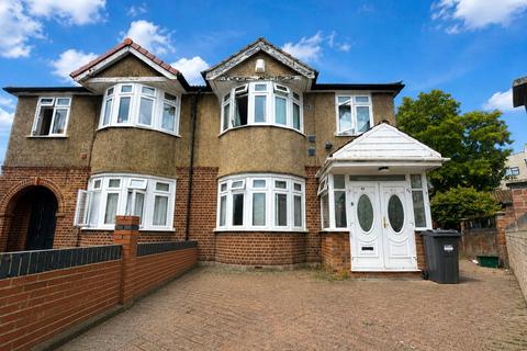 undefined, Cambridge Close, Greater London TW4