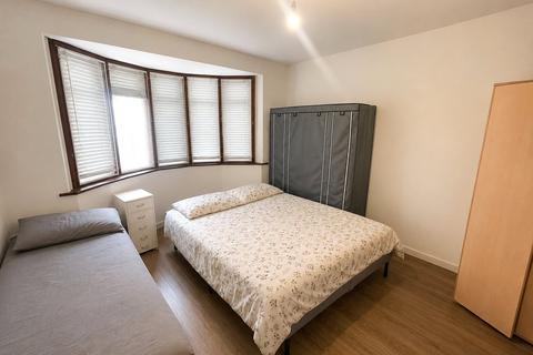 undefined, Cambridge Close, Greater London TW4