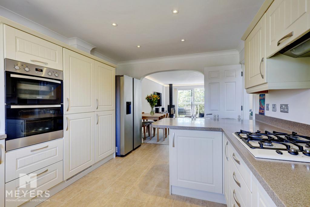 House in Christchurch, Iford, Jumpers Corner - More