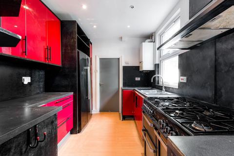 4 bedroom end of terrace house to rent, St Winefrides Avenue, Manor Park, London, E12