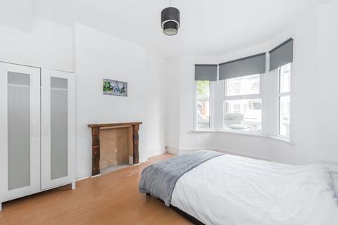 4 bedroom end of terrace house to rent, St Winefrides Avenue, Manor Park, London, E12