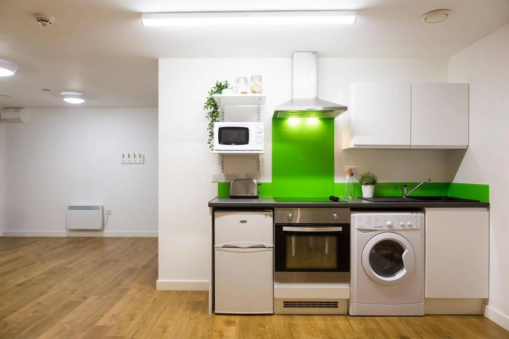 Apartment in Bristol, Old City, City Centre - View 2