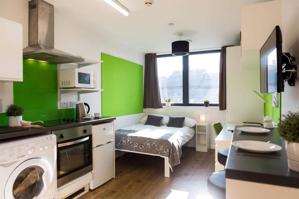 Apartment in Bristol, Old City, City Centre - View 3
