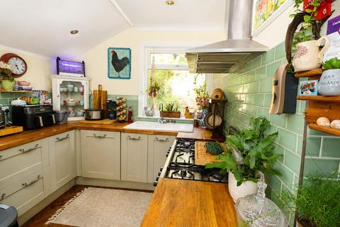 3 bedroom bungalow for sale, Amherst Road, Bexhill-on-Sea