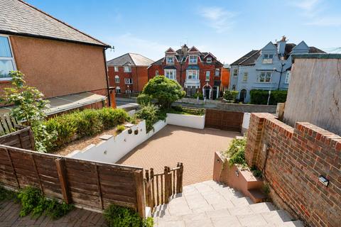 3 bedroom bungalow for sale, Amherst Road, Bexhill-on-Sea