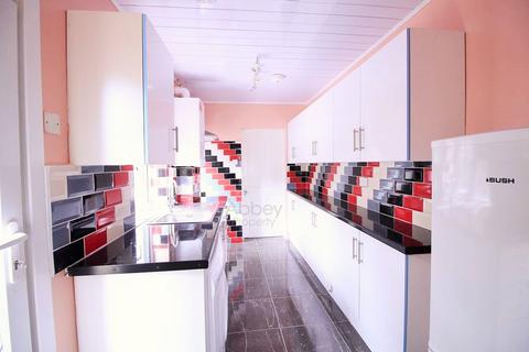 3 bedroom house to rent, Strathmore Avenue, Luton, LU1