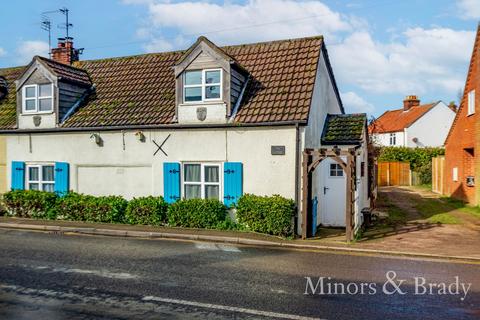 3 bedroom semi-detached house for sale, The Street, Sea Palling