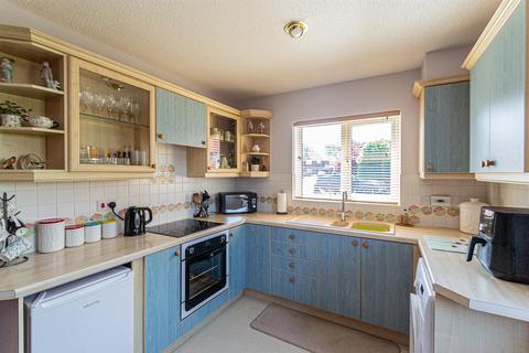 2 bedroom detached bungalow for sale, Lincoln Close, Warrington WA1