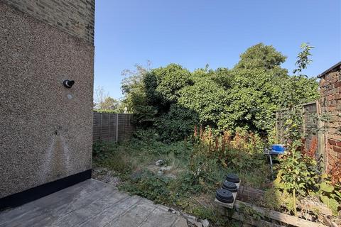 3 bedroom end of terrace house to rent, Havelock Road, London N17