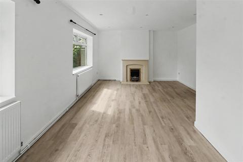3 bedroom house to rent, Sunnyside Road, Beeston, Nottingham