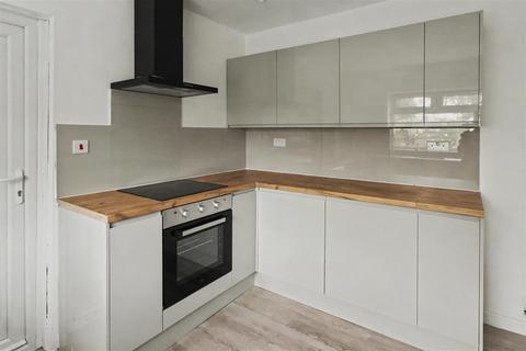 3 bedroom house to rent, Sunnyside Road, Beeston, Nottingham