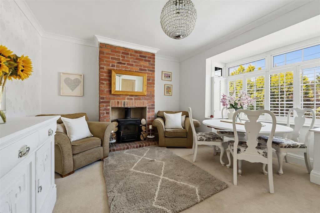 Dining room, fireplace