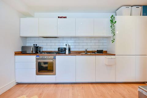 1 bedroom maisonette for sale, Tolworth Rise South, Surbiton, KT5