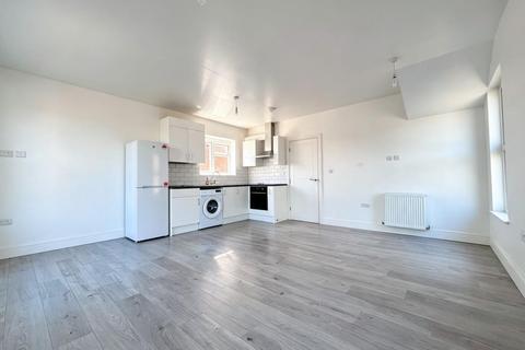 1 bedroom flat to rent, High Street, Waltham Cross EN8